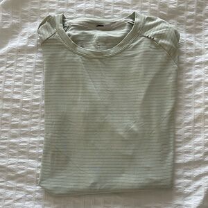 Men’s Lululemon Tshirt